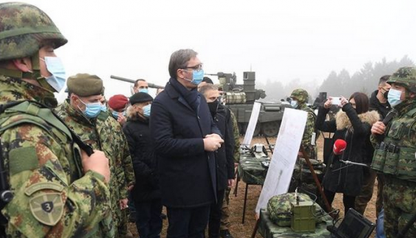 Vučić predstavio nove tenkove: Ovo je za odbranu Srbije od agresora