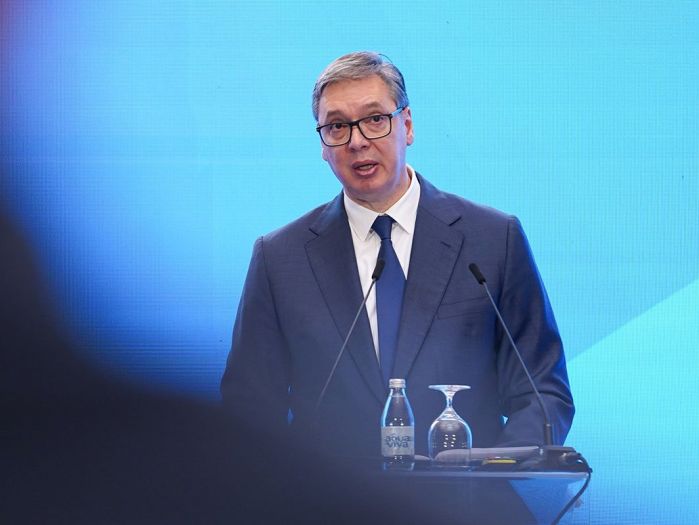 Vučić se hvali ostavkama ministara, medije napao zbog protesta građana