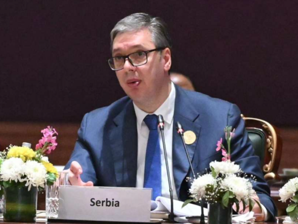 Vučić: Srbija će pokušati zaštiti djecu od društvenih mreža