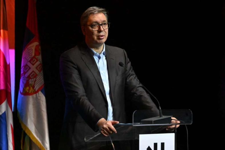 Vučić: U martu počinje služenje obaveznog vojnog roka