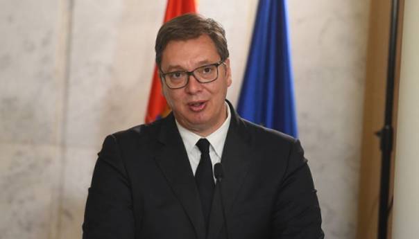 Vučić: Ujedinjeni i složni Srbi mogu da prevaziđu sve nedaće