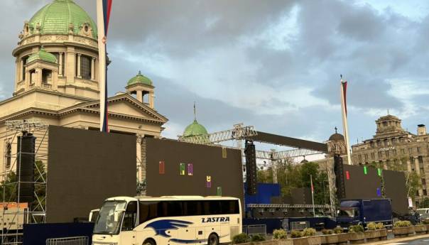 Vučićev skup danas u Beogradu, stižu mu vlast i opozicija iz RS