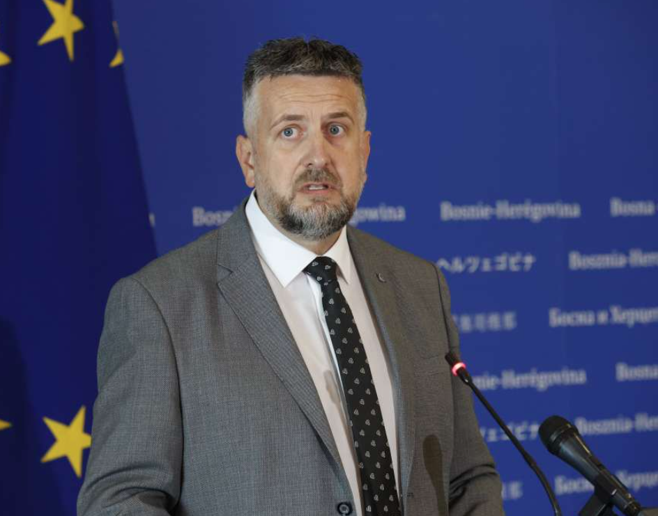 Vuković: Možda je došlo vrijeme da se blokade Doma naroda riješe demonstracijama