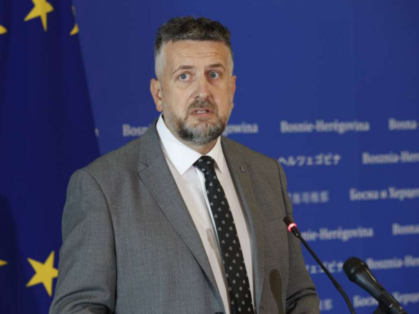 Vuković: Možda je došlo vrijeme da se blokade Doma naroda riješe demonstracijama