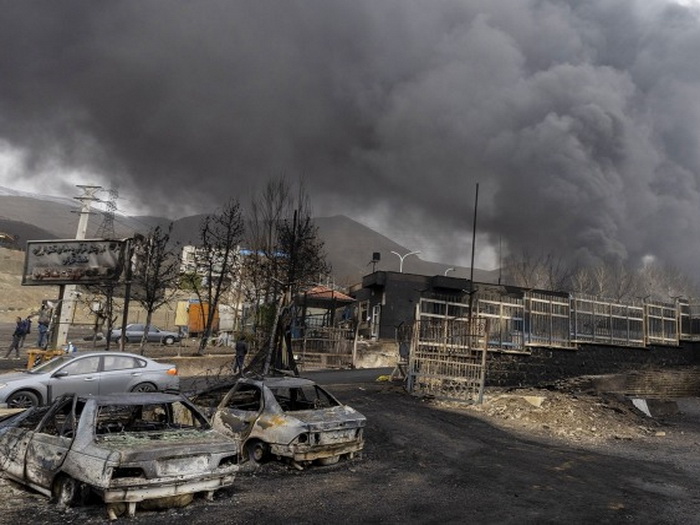 WHO: U Iranu padala kiša pomiješana s naftom, u opasnosti su djeca