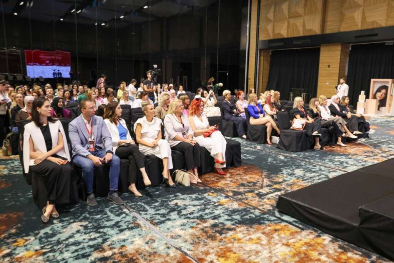 Women 100 Shop & Show Expo - Potrošački sajam za žene, priznanja za poduzetništvo