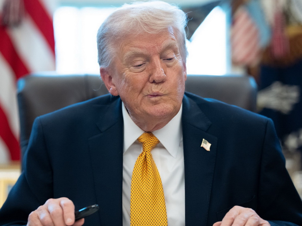 WSJ: Trump spreman okončati rat čak i ako Iran ne otvori Hormuz