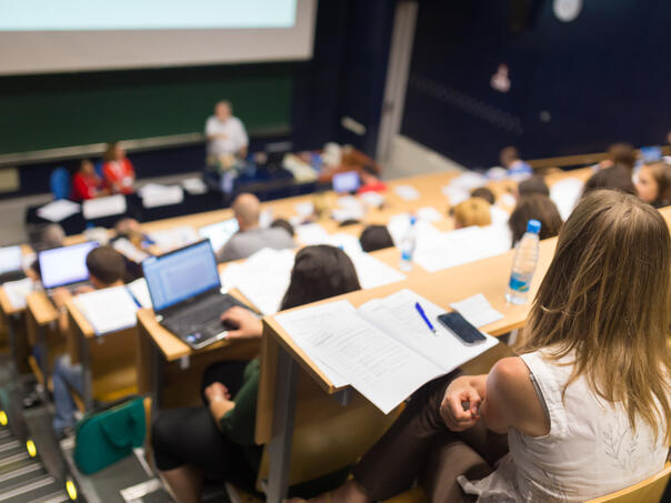 Za 15 godina "nestala" polovina studenata u RS