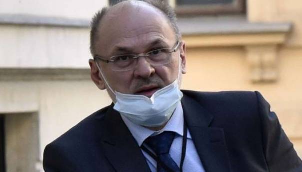 Zabave, piknici, pogrebi, rođendani i berbe riskantni u vrijeme epidemije