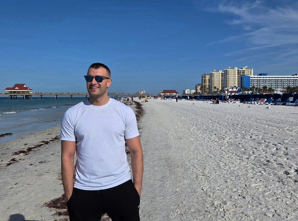 Zaboravljeni Haris Berković presadio kosu i pronašao novu djevojku