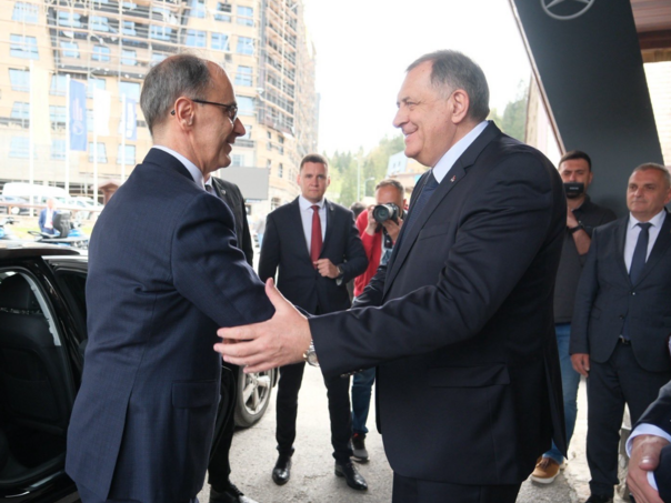 Zabranjen prelet Macutu? Dodik bijesan: Političko ludilo!