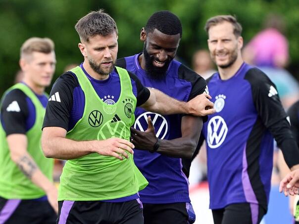 Zamalo tuča u kampu domaćina Eura: Nijemce razdvajali na treningu