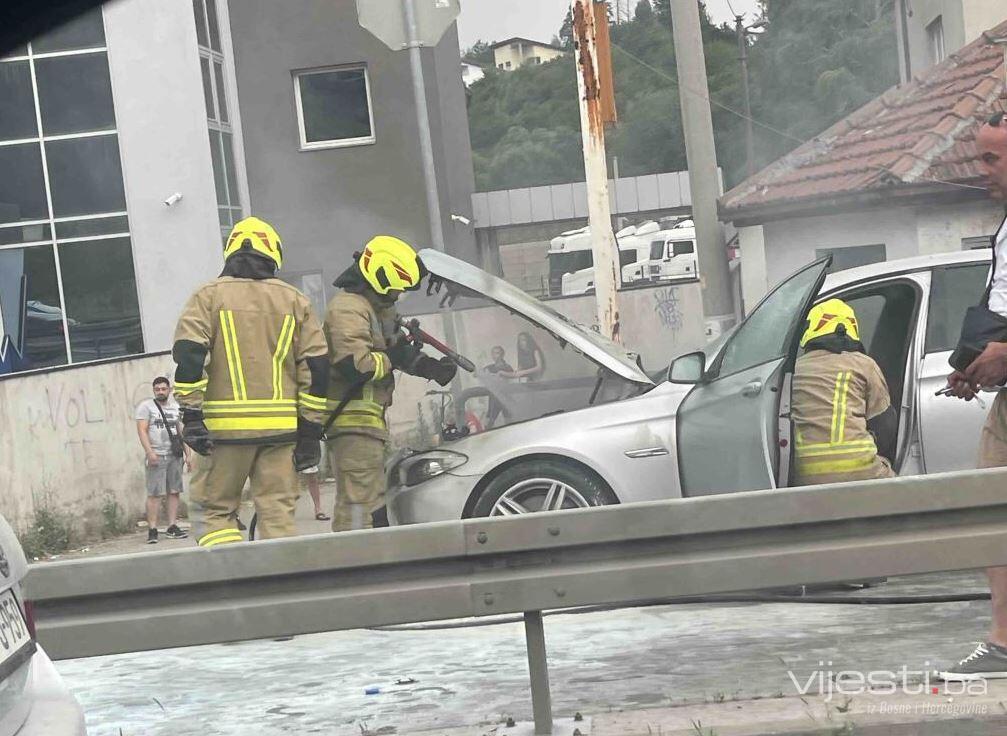 Zapalilo se automobil u Blažuj
