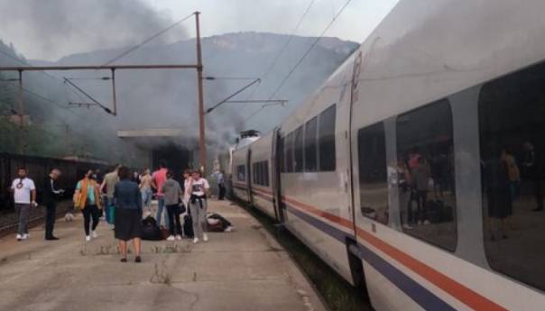 Zapalio se voz u Konjicu, putnici evakuisani