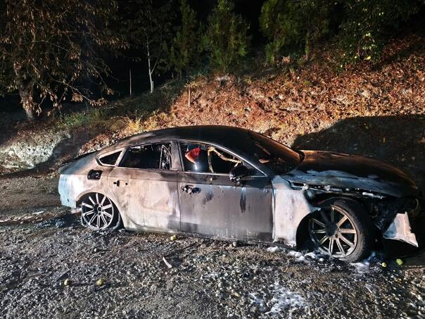Zapaljen automobil zastupnika u Skupštini BPK Goražde, vatra zahvatila porodičnu kuću