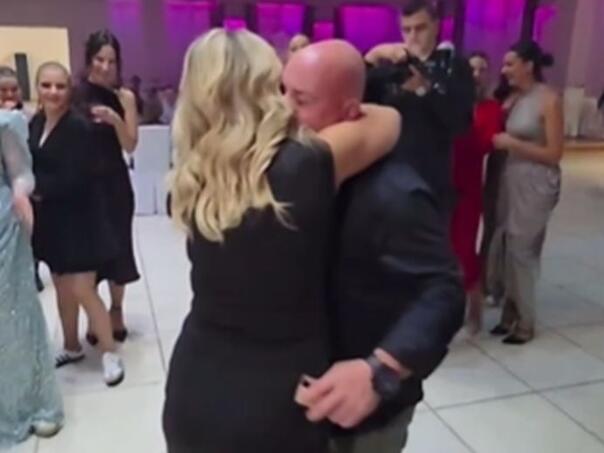 Zaprosio djevojku usred vjenčanja u BiH: "Nije normalan, ali da"