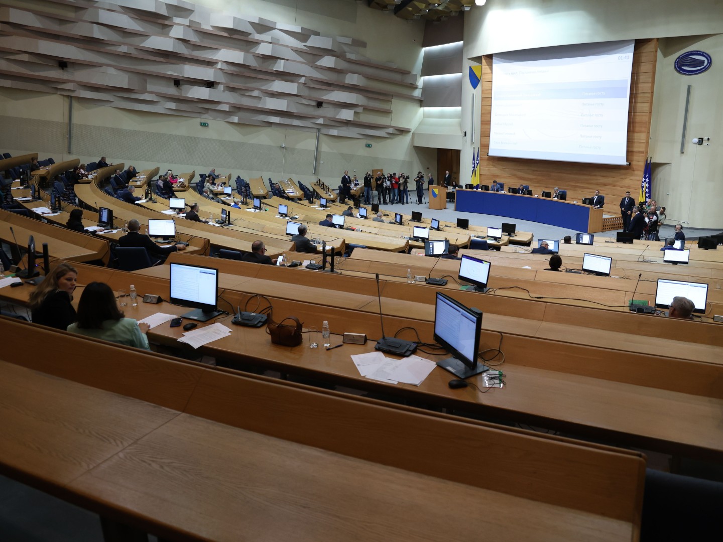 Zarobljen u blokadama: Za četiri godine Parlament BiH usvojio 37 zakona