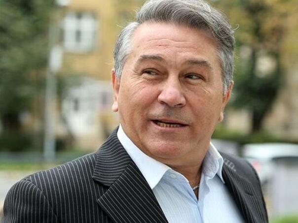 Zašto je Halidu Muslimoviću zabranjeno da pjeva na romskim svadbama?