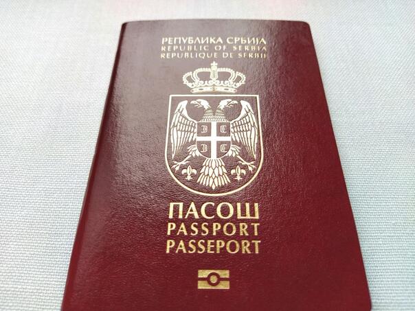 Zašto sve više putnika umotava pasoše u aluminijumsku foliju?