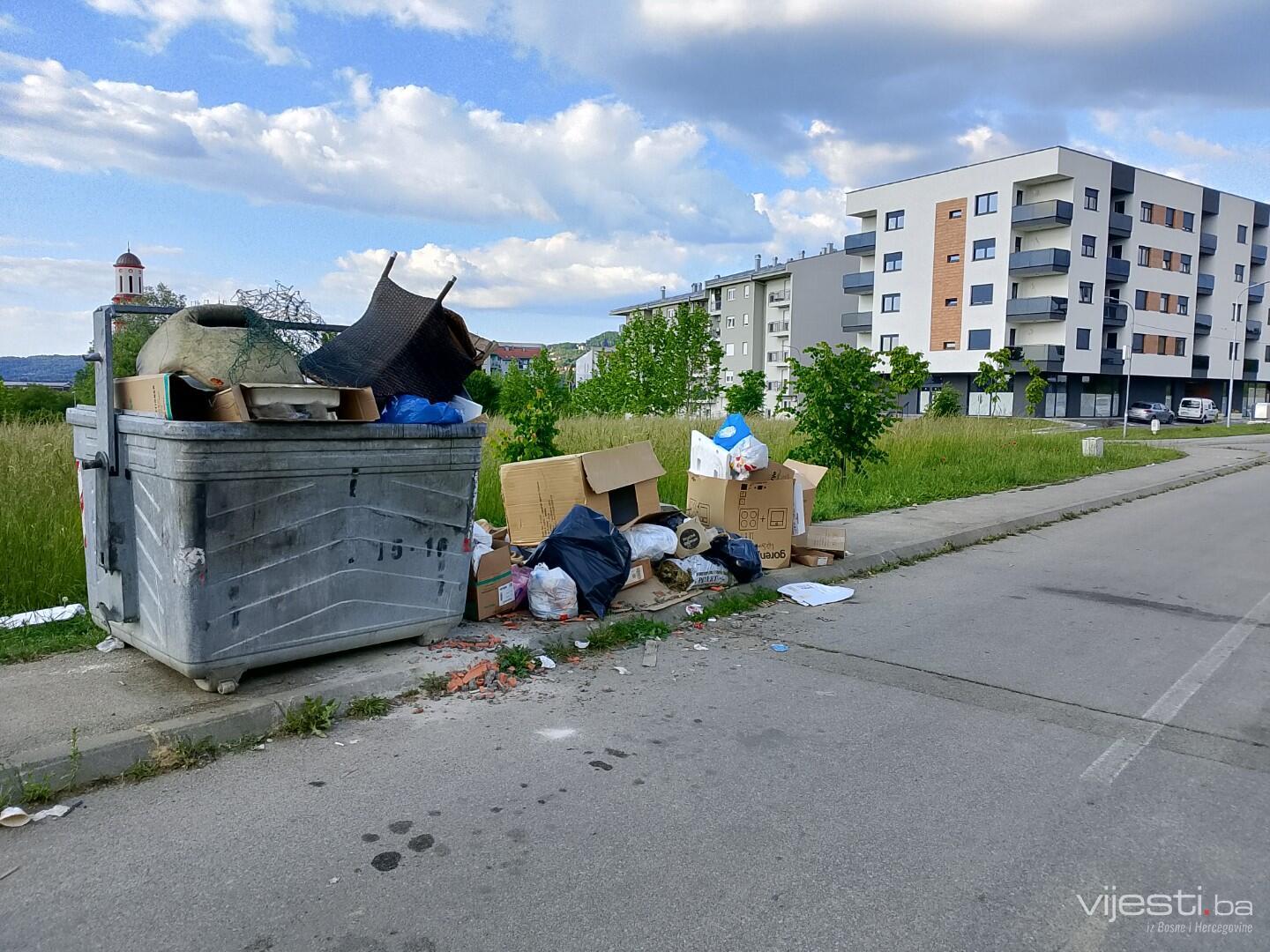 Zatrpani smećem: Stanovnici Banja Luke strahuju od zaraze