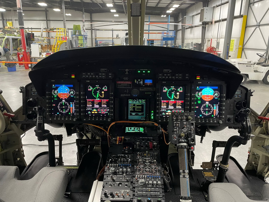 Završena prijemna inspekcija helikoptera MUP-a KS, testni let u Pragu