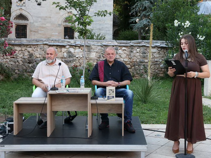 Zbirka poezije "Osmijeh Jasmine Ahmetspahić" promovisana na Mostarskom ljetu