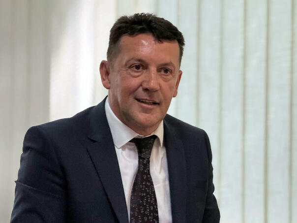 Zdenko Lučić postavio 13 pitanja Draganu Čoviću