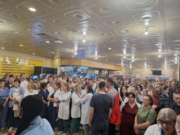 Zdravstveni radnici u RS nezadovoljni povišicama: Pet posto nije dovoljno