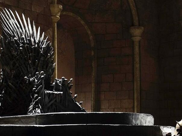 Željezno prijestolje iz serije 'Igra prijestolja' prodano za 1.3 miliona eura