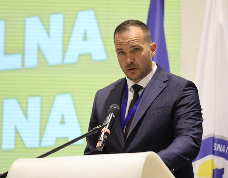 Zeljković kritikovao Fanaticose: Nanose nam štetu