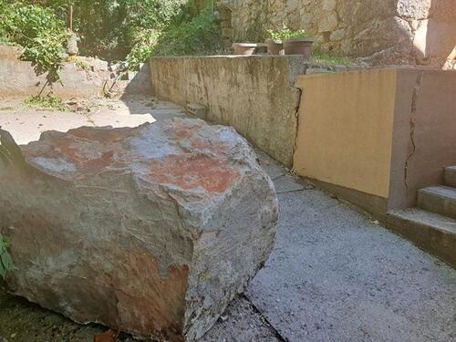 Zemljotres u Grudama: Odron stijene ugrozio porodičnu kuću
