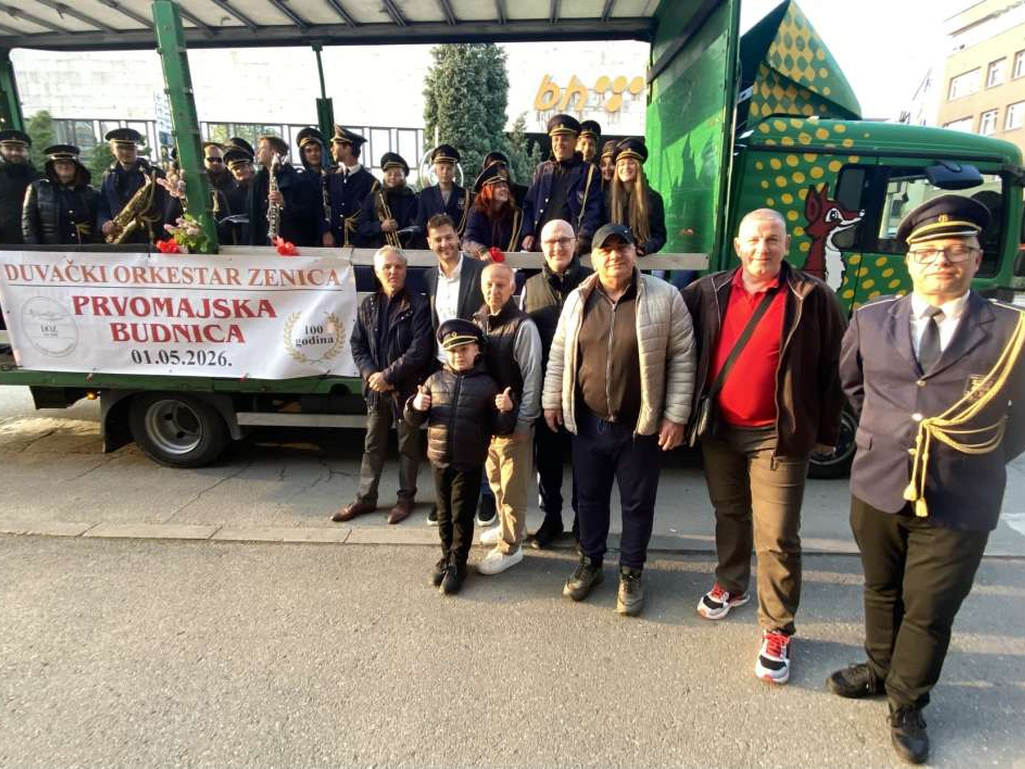 Zeničani jutros dočekali jubilarnu 100. prvomajsku budnicu
