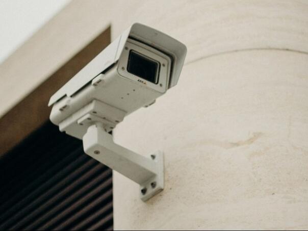 Zeničaninu lopov ukrao nadzornu kameru iz dvorišta
