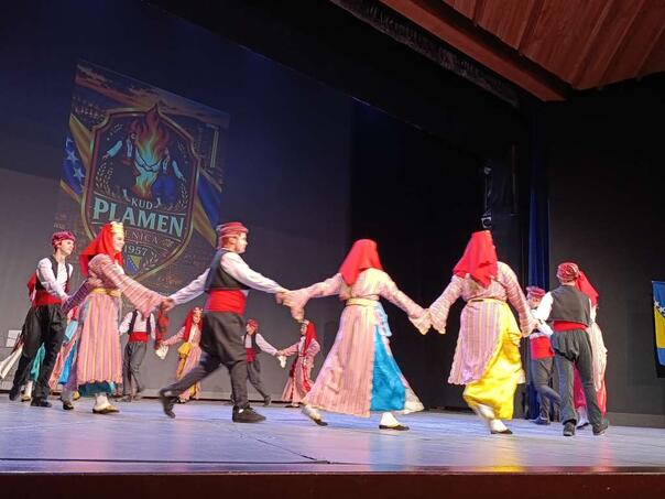 Zenički KUD Plamen na 15. smotri etno folklornih susreta okupio šest društava iz BiH i Hrvatske