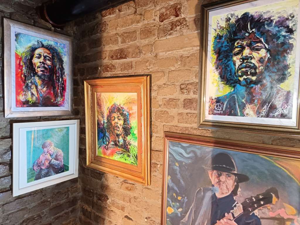 Zenički likovni umjetnici prezentirali 30 radova u okviru izložbe "Rock Dreams Exhibition"