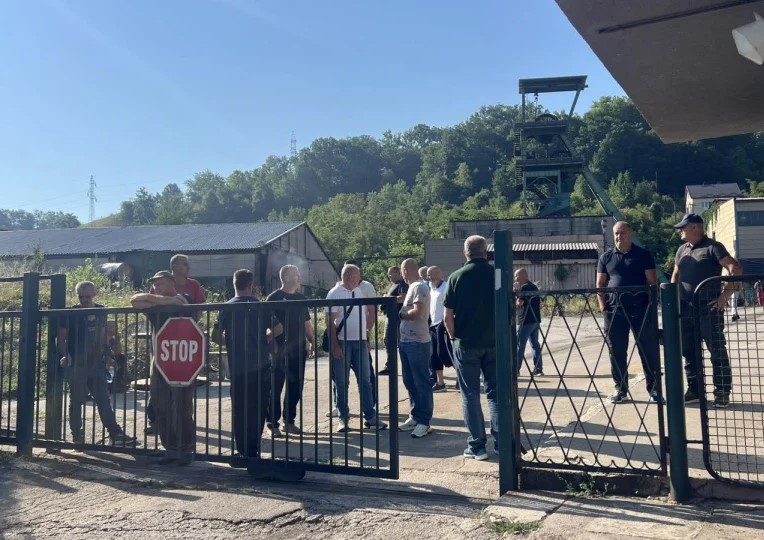 Zenički rudari još uvijek u jami, poznato zdravstveno stanje njih 11
