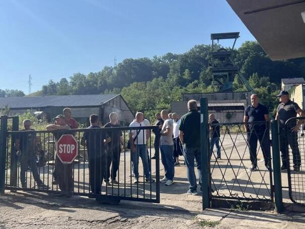 Zenički rudari još uvijek u jami, poznato zdravstveno stanje