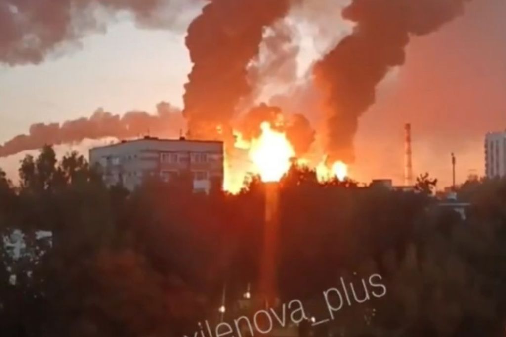 Žestoki udari dronovima na Moskvu: Ima mrtvih, pogođena rafinerija