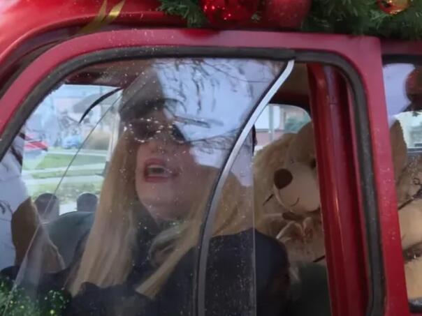 Zlatan Ibrahimović poklonio automobil Nadi Topčagić