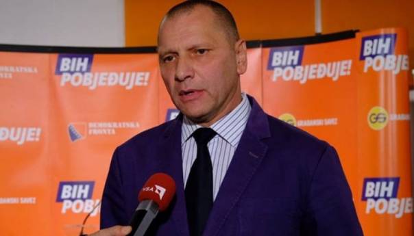 Zlatko Miletić podnio ostavku na mjesto generalnog sekretara DF-a