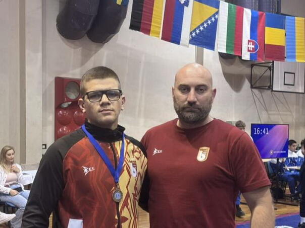 Zlatna medalja za Arijana Joldžića na hrvačkom turniru "Csaba Ferenc"