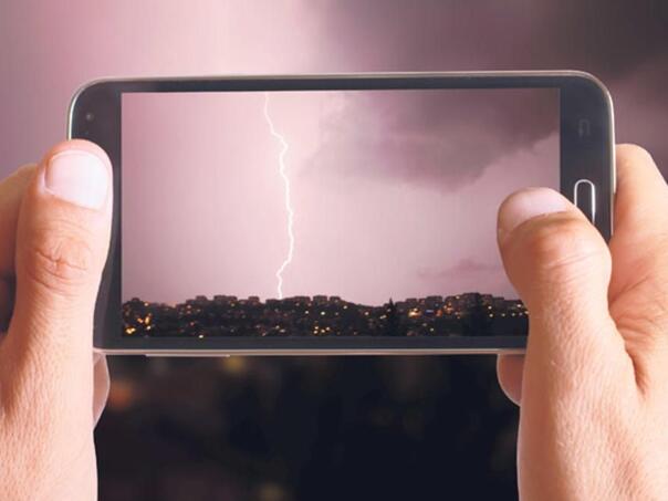 Znate li da mobitel može eksplodirati kada grmi?