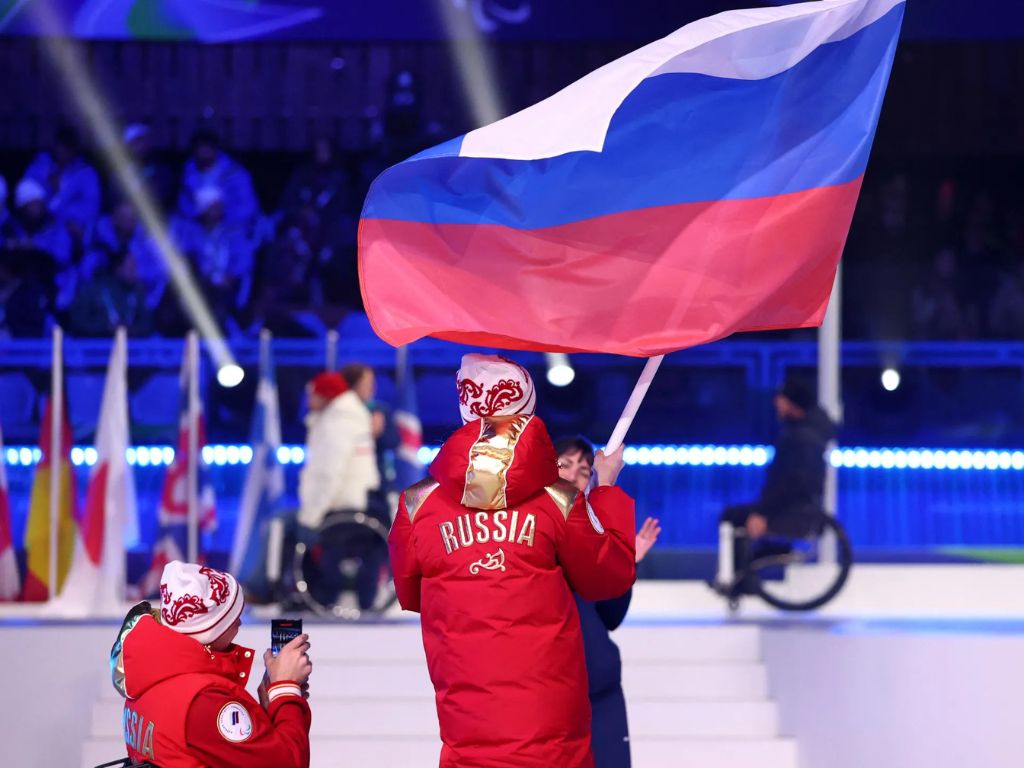 Zvanično: Ruski sportisti ponovo mogu nastupati i pod svojom zastavom