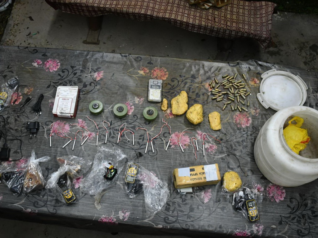 Zvorničanin pao sa pola kilograma kokaina, eksplozivom i minama